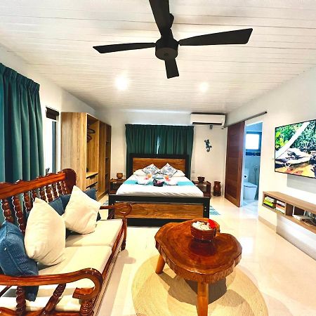 Le Port Guest House Бає-Санта-Анна Екстер'єр фото