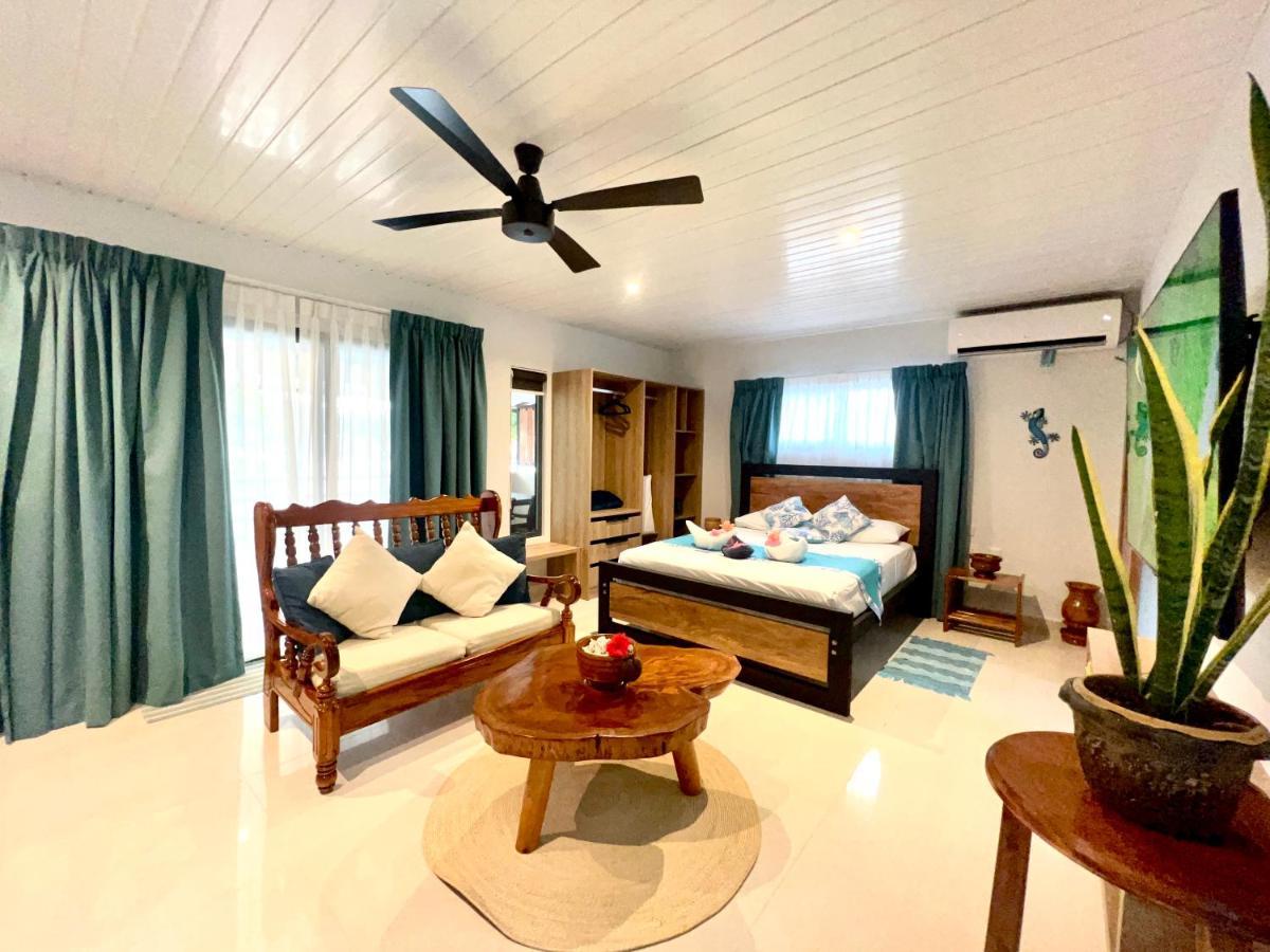 Le Port Guest House Бає-Санта-Анна Екстер'єр фото